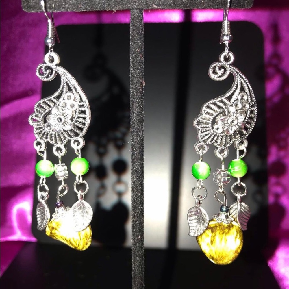Dangle earrings